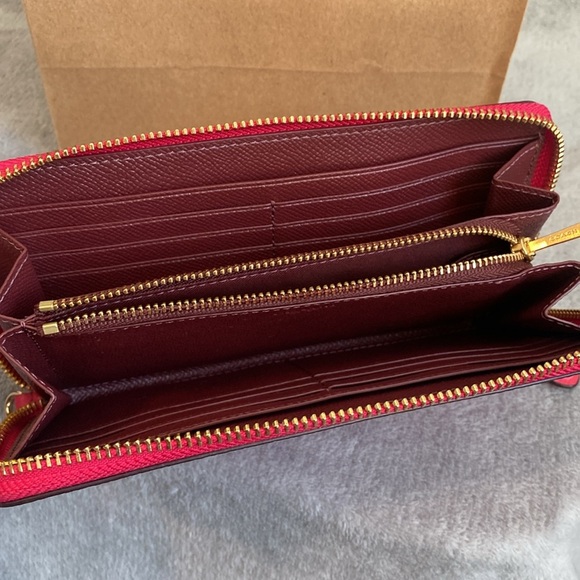 🩷COACH🩷Pink Accordion Zip Wallet with Dustbag/Style #76517/EUC - Picture 8 of 9